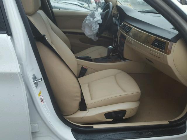 WBAVB17526NK32518 - 2006 BMW 325 I AUTO WHITE photo 5
