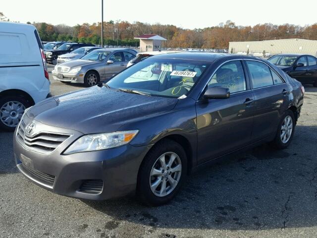 4T4BF3EK7BR115842 - 2011 TOYOTA CAMRY BASE GRAY photo 2