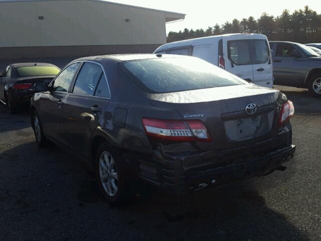 4T4BF3EK7BR115842 - 2011 TOYOTA CAMRY BASE GRAY photo 3