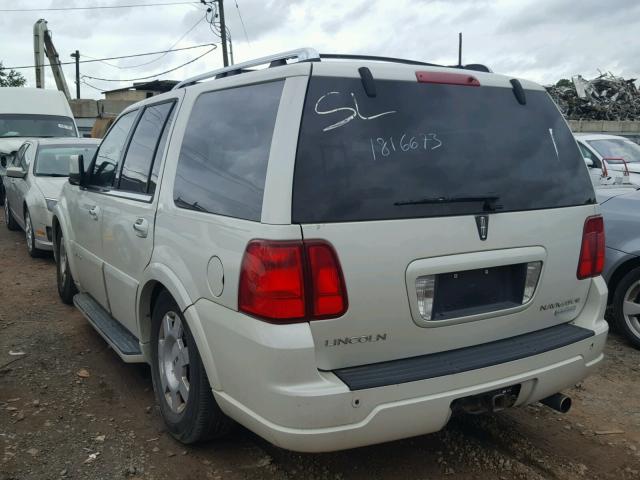 5LMFU285X6LJ14257 - 2006 LINCOLN NAVIGATOR WHITE photo 3