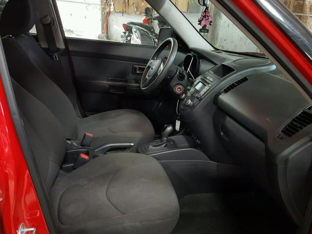 KNDJT2A59D7492204 - 2013 KIA SOUL RED photo 5