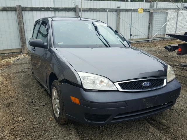 1FAHP34N47W357118 - 2007 FORD FOCUS ZX4 GRAY photo 1