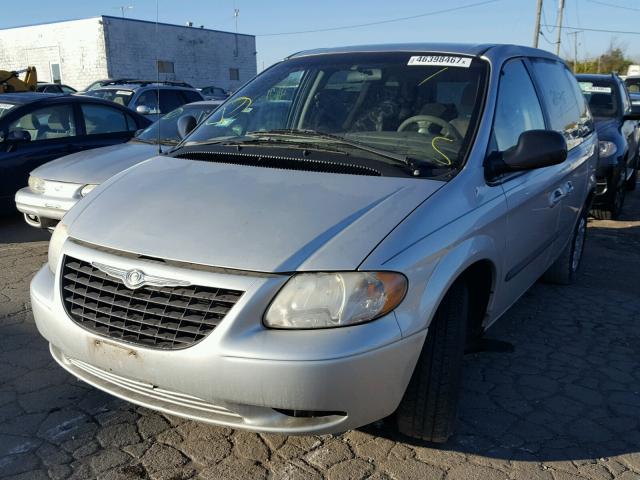 1C4GJ453X2B692734 - 2002 CHRYSLER VOYAGER SILVER photo 2