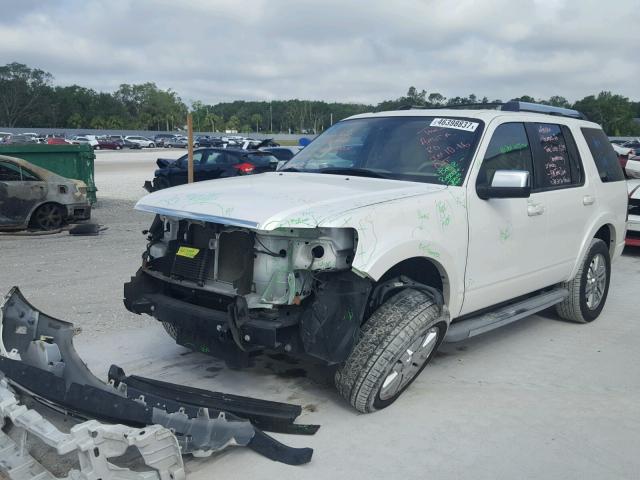 1FMEU6FE7AUA37035 - 2010 FORD EXPLORER L WHITE photo 2