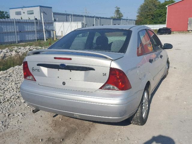 1FAFP34373W184162 - 2003 FORD FOCUS SE C SILVER photo 4