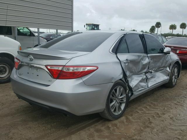 4T1BF1FK7HU725231 - 2017 TOYOTA CAMRY LE SILVER photo 4