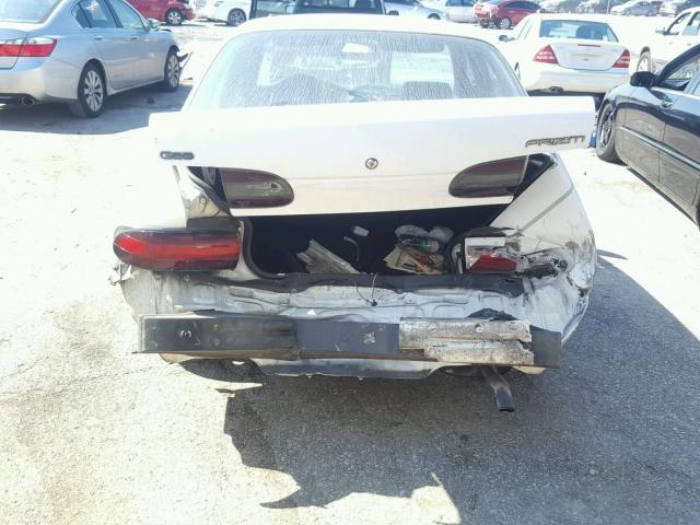 1Y1SK5262SZ028359 - 1995 GEO PRIZM BASE 白色 照片 10