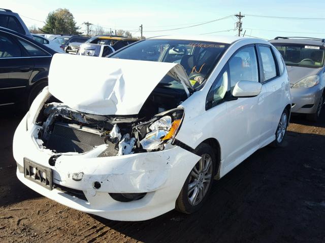 JHMGE88449S021634 - 2009 HONDA FIT SPORT WHITE photo 2