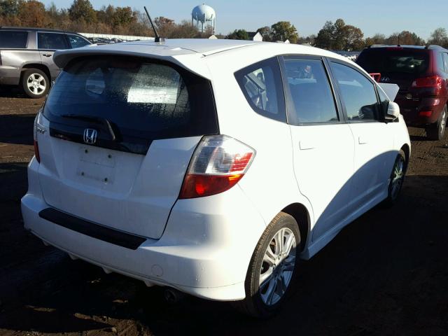 JHMGE88449S021634 - 2009 HONDA FIT SPORT WHITE photo 4