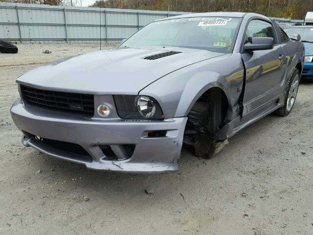 1ZVFT82H765221199 - 2006 FORD MUSTANG GRAY photo 2