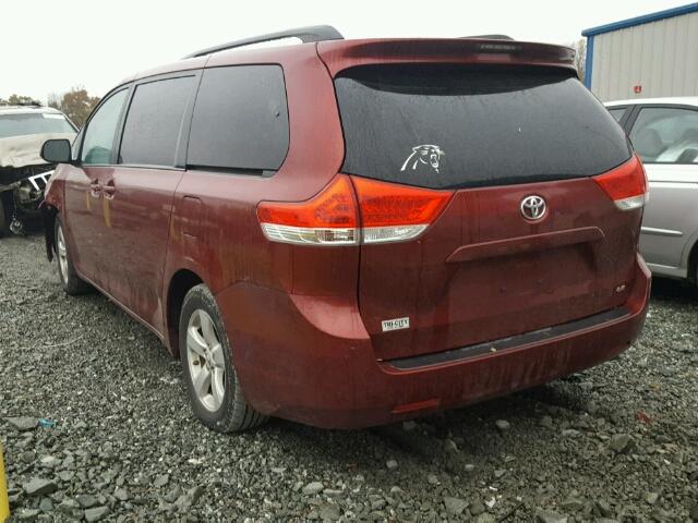 5TDKK3DC9DS297863 - 2013 TOYOTA SIENNA LE RED photo 3