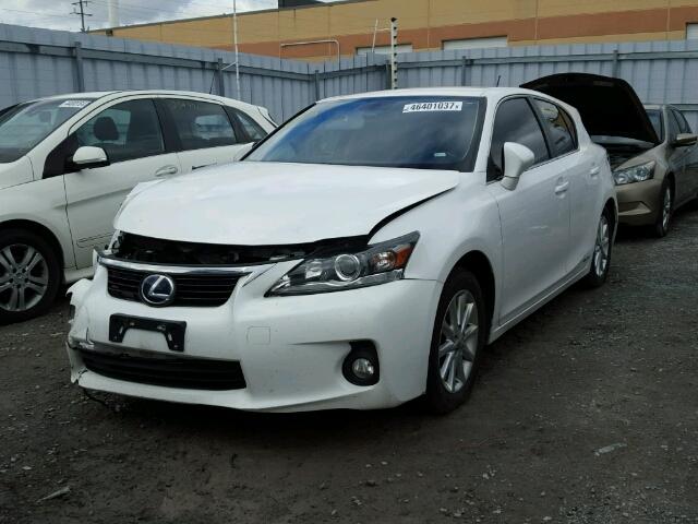 JTHKD5BH7D2147972 - 2013 LEXUS CT 200 WHITE photo 2