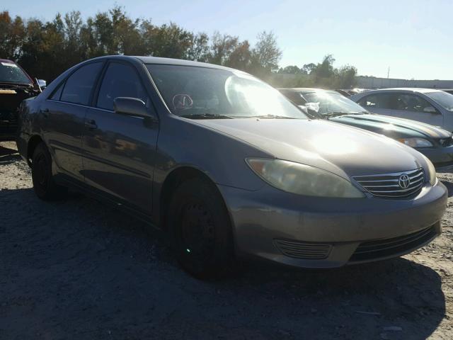 4T1BE32K26U699042 - 2006 TOYOTA CAMRY LE Silber Foto 1