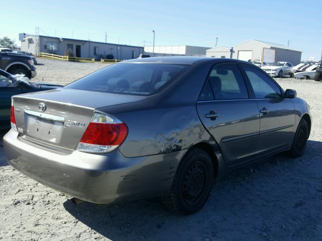 4T1BE32K26U699042 - 2006 TOYOTA CAMRY LE Silber Foto 4