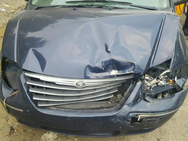 2C8GP64L55R372267 - 2005 CHRYSLER TOWN & COU BLUE photo 7