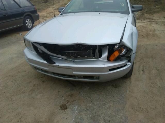 1ZVHT84N165228614 - 2006 FORD MUSTANG GRAY photo 9