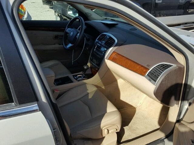 1GYEE637480209928 - 2008 CADILLAC SRX BEIGE photo 5