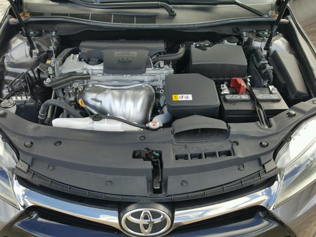 4T1BF1FK9HU322464 - 2017 TOYOTA CAMRY LE GRAY photo 7