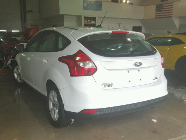 1FADP3K27EL430911 - 2014 FORD FOCUS SE WHITE photo 3