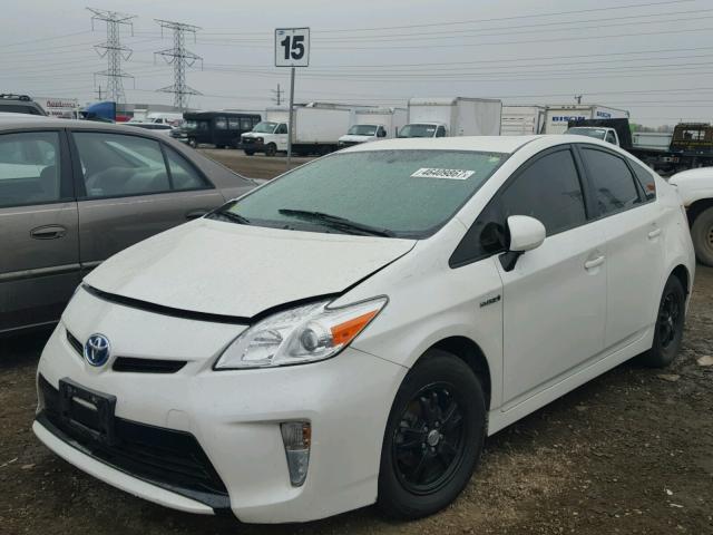 JTDKN3DUXE0367360 - 2014 TOYOTA PRIUS WHITE photo 2