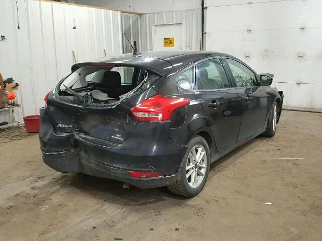 1FADP3K25FL242602 - 2015 FORD FOCUS SE BLACK photo 4