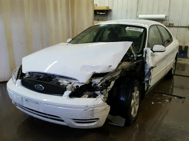 1FAFP56U66A227117 - 2006 FORD TAURUS SEL WHITE photo 2