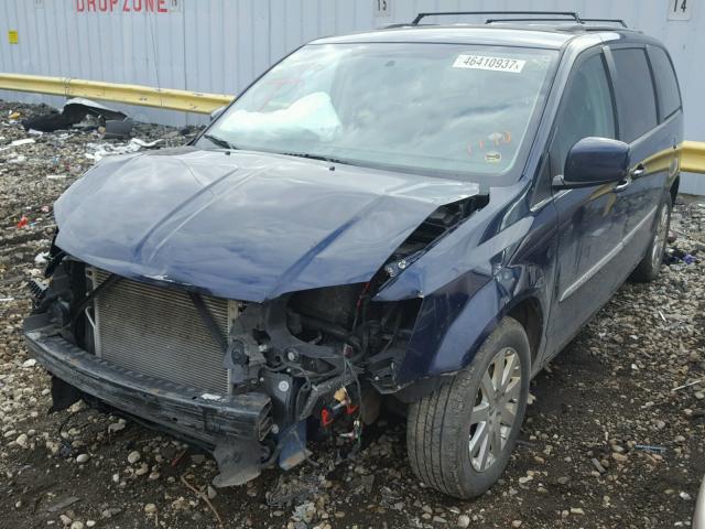 2C4RC1BG6DR690122 - 2013 CHRYSLER TOWN & COU BLUE photo 2