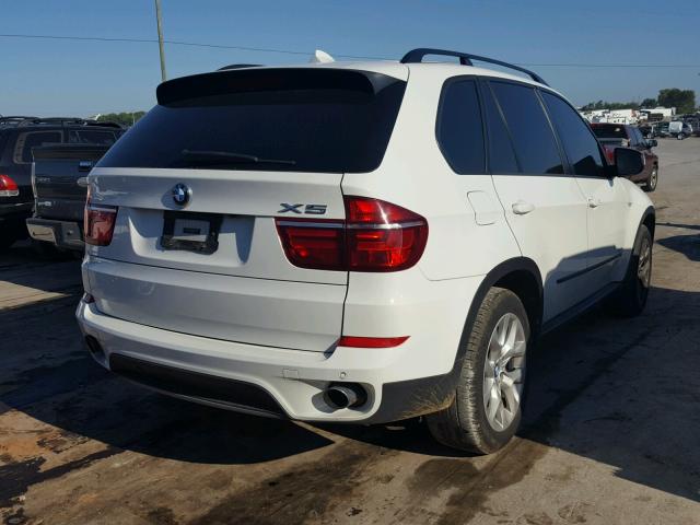 5UXZV4C56CL758403 - 2012 BMW X5 XDRIVE3 WHITE photo 4