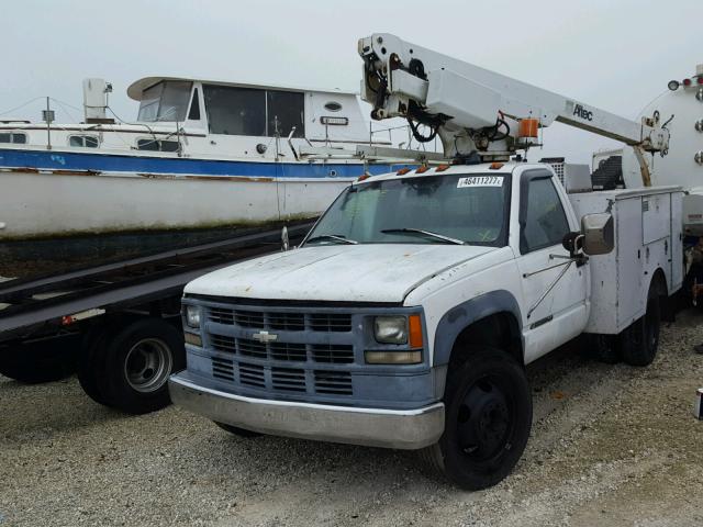 1GBKC34F6TJ108223 - 1996 CHEVROLET GMT-400 C3 WHITE photo 2