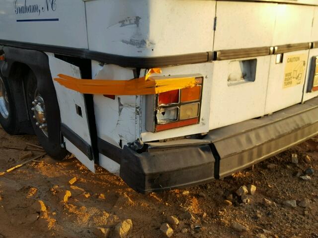 1M8GDM9A2NP044636 - 1992 MOTOR COACH INDUSTRIES TRANSIT BU WHITE photo 9