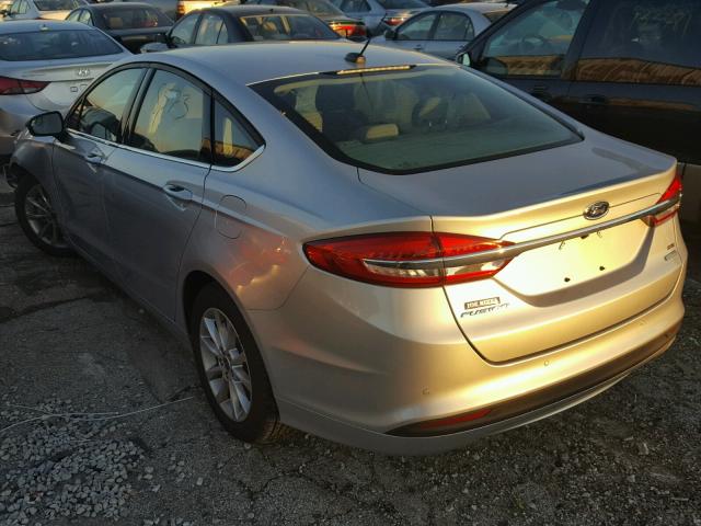 3FA6P0HD7HR123664 - 2017 FORD FUSION SE SILVER photo 3