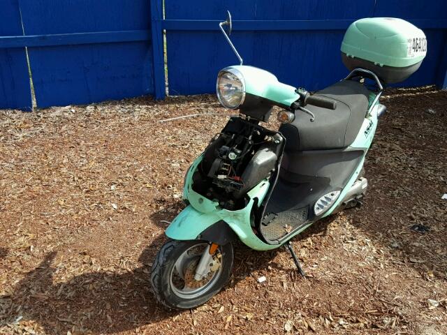 RFVPAP5A8D1110807 - 2013 GENUINE SCOOTER CO. BUDDY 50 GREEN photo 2