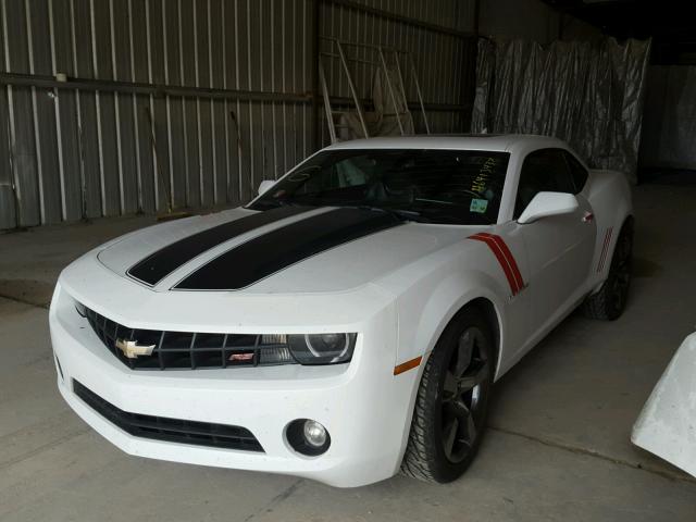 2G1FC1E37C9118480 - 2012 CHEVROLET CAMARO LT WHITE photo 2