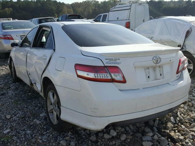 4T1BF3EK3BU686755 - 2011 TOYOTA CAMRY BASE WHITE photo 3