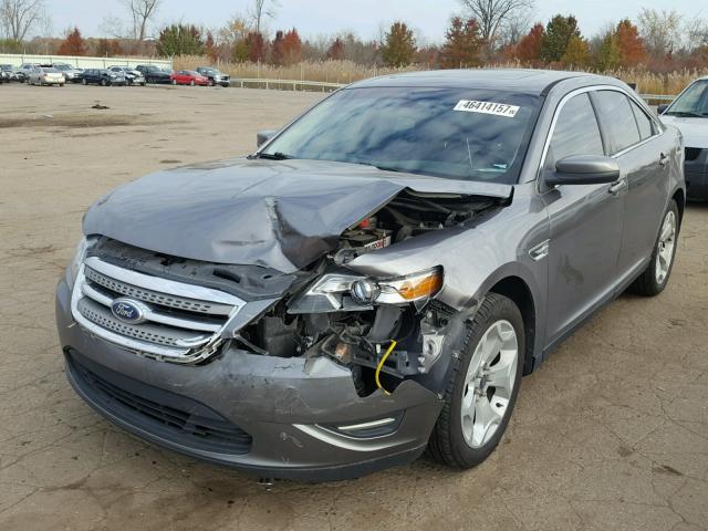 1FAHP2EW2BG152563 - 2011 FORD TAURUS SEL GRAY photo 2