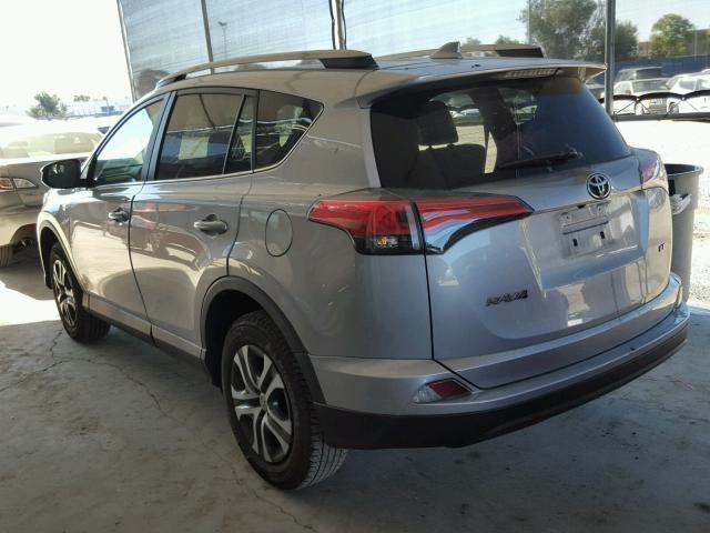 2T3ZFREV0HW347849 - 2017 TOYOTA RAV4 LE Boz foto 3