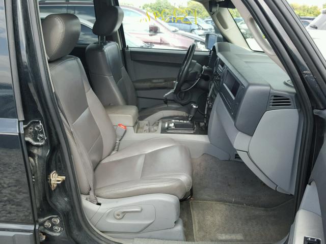 1J8HG48P97C654987 - 2007 JEEP COMMANDER BLACK photo 5