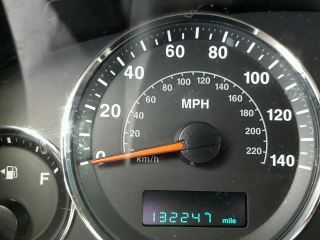 1J8HG48P97C654987 - 2007 JEEP COMMANDER BLACK photo 8