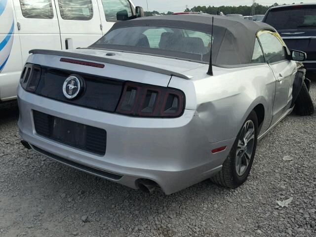 1ZVBP8EM2E5231858 - 2014 FORD MUSTANG SILVER photo 4