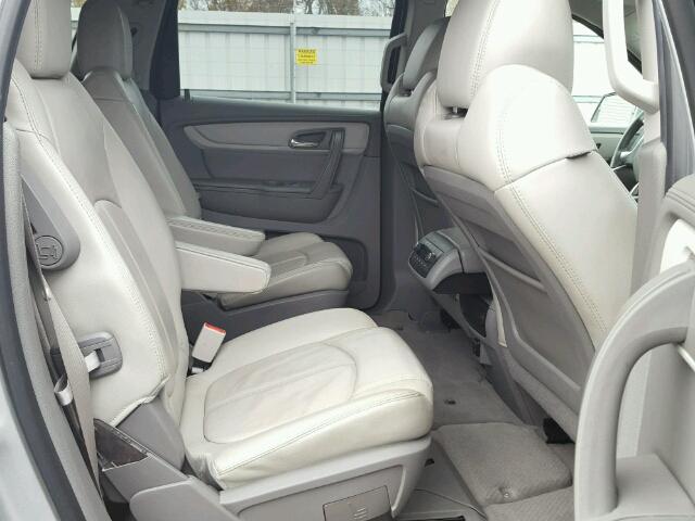 1GNKVHKD3FJ200096 - 2015 CHEVROLET TRAVERSE L SILVER photo 6