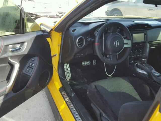 JF1ZNAA18F8706896 - 2015 TOYOTA SCION FR-S ყვითელი ფოტო 9