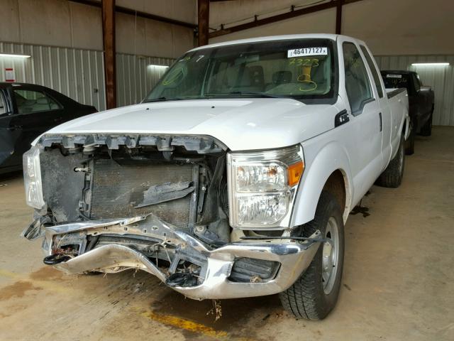 1FT7X2A62CEC57323 - 2012 FORD F250 WHITE photo 2