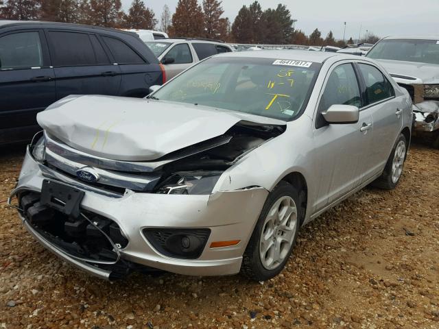 3FAHP0HA6BR236348 - 2011 FORD FUSION SE SILVER photo 2