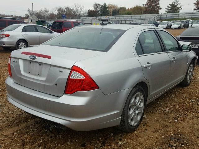 3FAHP0HA6BR236348 - 2011 FORD FUSION SE SILVER photo 4