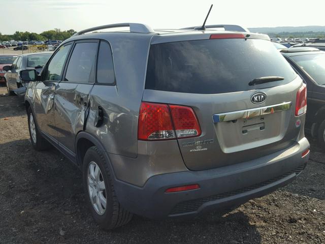 5XYKT3A1XBG043234 - 2011 KIA SORENTO BA GRAY photo 3