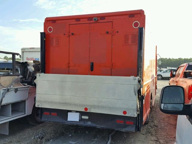 4UZAANDU59CAM6011 - 2009 FREIGHTLINER CHASSIS M ORANGE photo 4