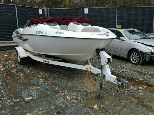 YAMCG4551001 - 2001 YAMAHA BOAT WHITE photo 1