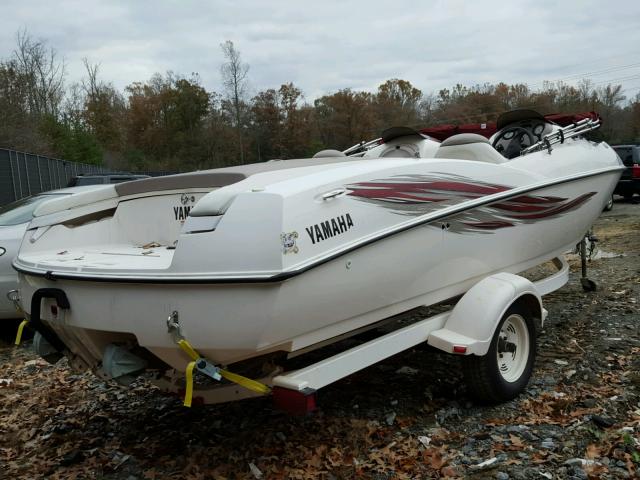 YAMCG4551001 - 2001 YAMAHA BOAT WHITE photo 4