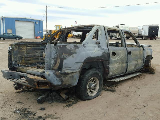 3GNGK22G64G294205 - 2004 CHEVROLET AVALANCHE BURN photo 4