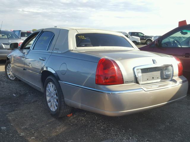 1LNHM81W83Y621464 - 2003 LINCOLN TOWN CAR E BEIGE photo 3